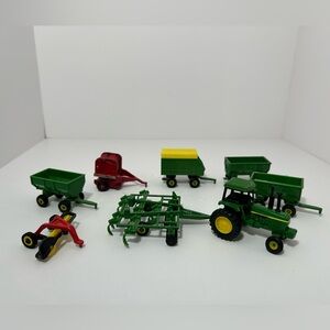 John Deere Green and Yellow Farm Vehicle Set ERTL